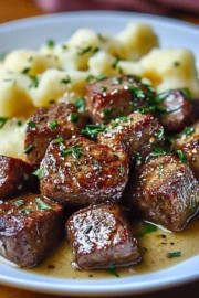 Simple Garlic Steak Bites And Creamy Potatoes